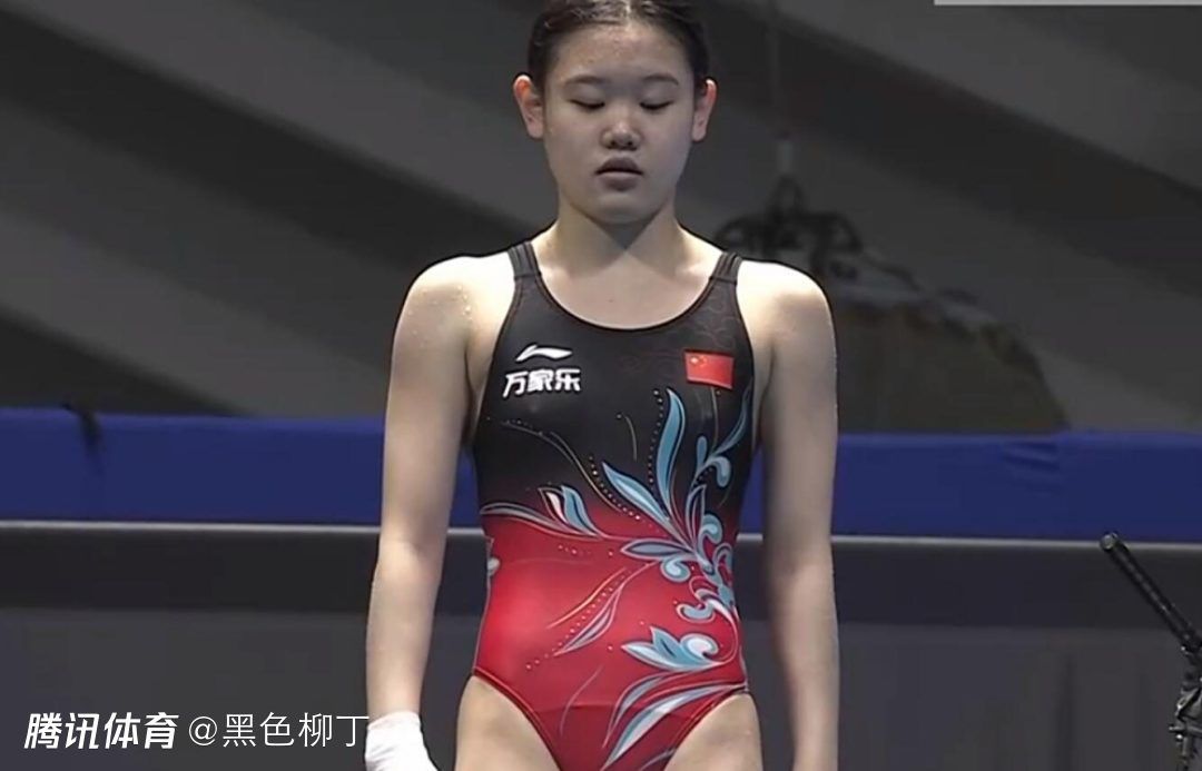 喜欢黑色长筒袜的妻子