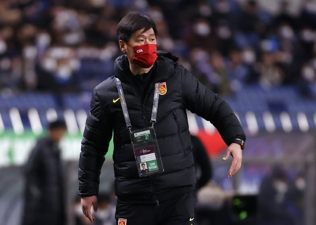 亲吻呻吟打开双腿做受视频