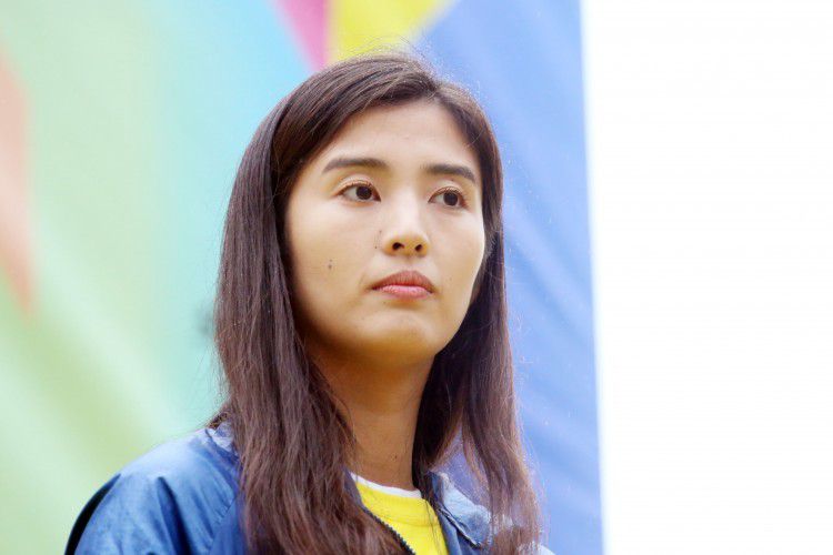 黑丝美女被c视频