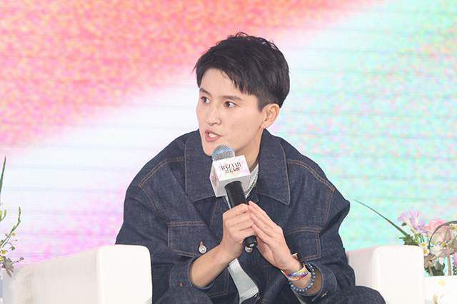 不明身份的女人