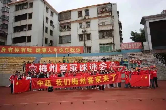 靠逼的